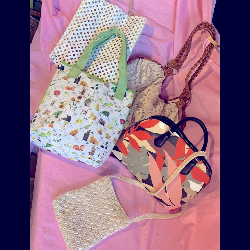 COPY - 🔥Bundle of 5 Bags, (2 Totes, 1 Beach Bag, 1 Cross Body & 1 purse)